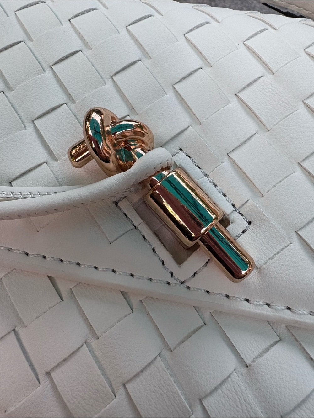 Elegant Woven Leather Top-Handle Clutch Cream - Picture 2 of 11